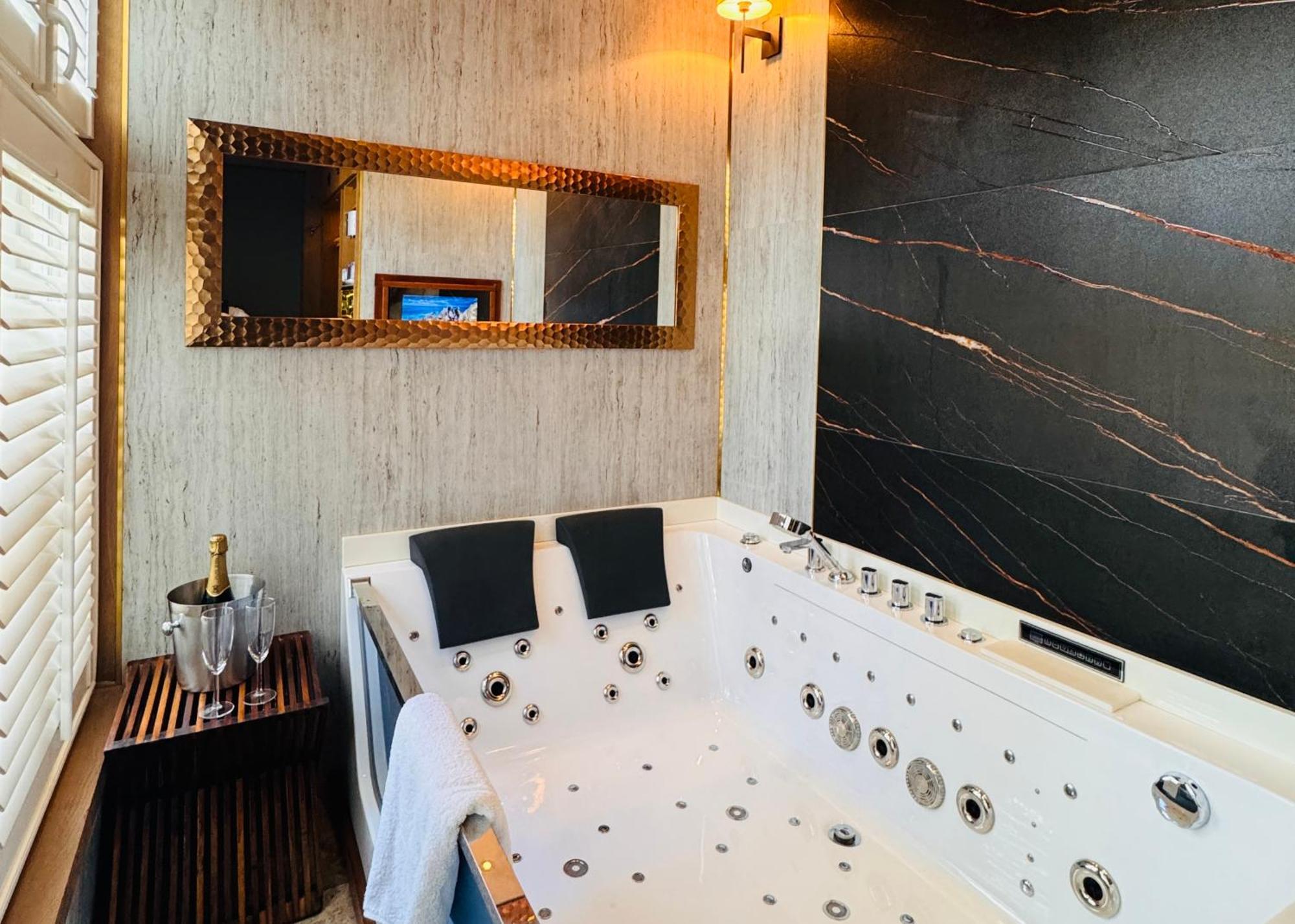 Mala Anglia Deluxe Rooms & Spa Сопот Экстерьер фото